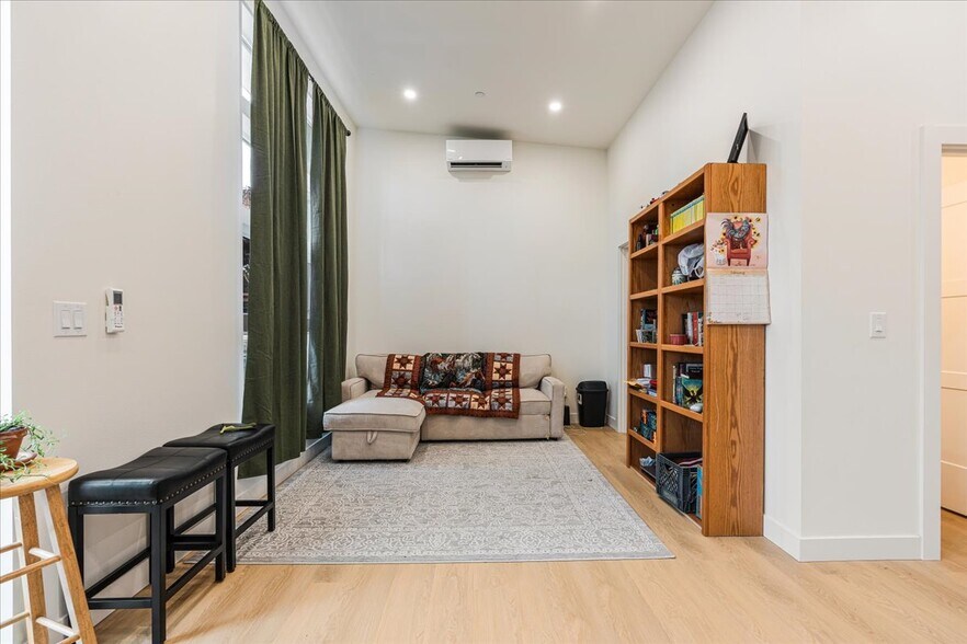 More Photos Of 520 Columbia St, Cathlamet Apartments For Sale