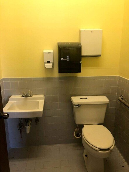 More Photos Of 1103 N Laura St, Jacksonville Medical For Lease