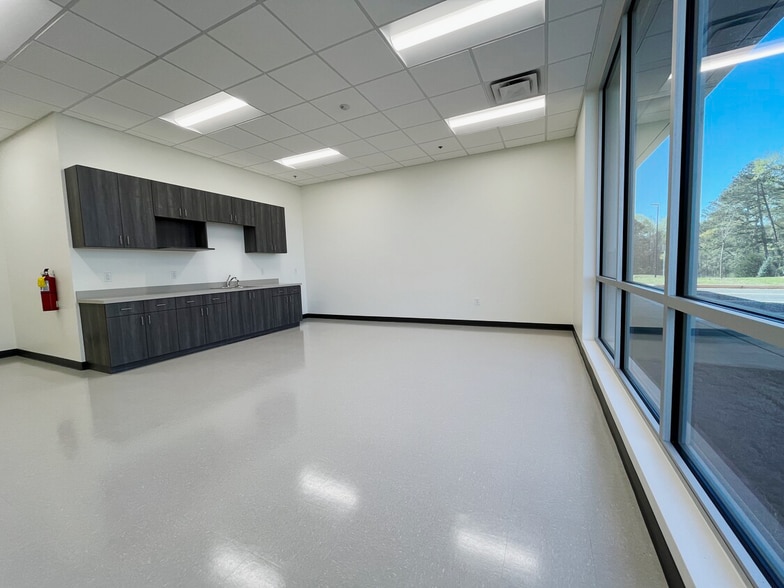 More Photos Of 2855 Highway 42 S, Locust Grove Distribution For Lease