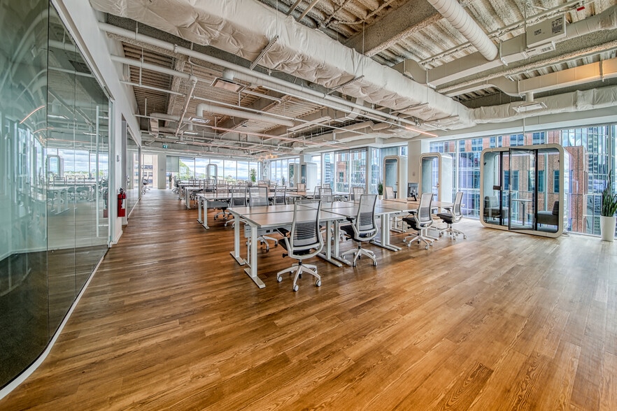 More Photos Of 900 Boul De Maisonneuve O, Montréal Office For Lease