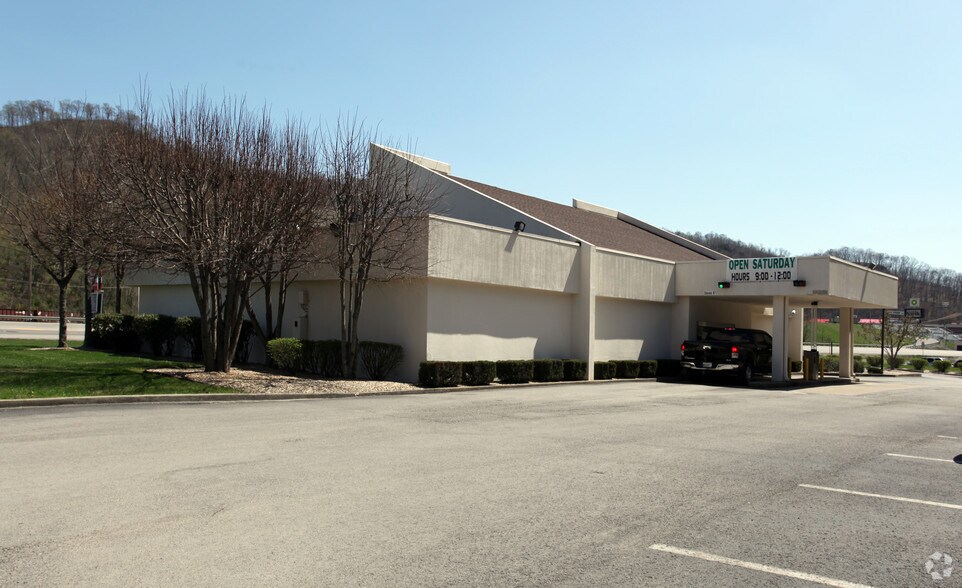 More Photos Of 27989 Us Highway 119, South Williamson Bank For Sale