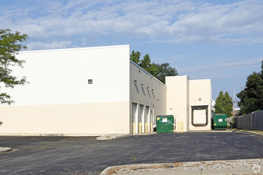 More Photos Of 4948 Monroe St, Toledo Freestanding For Lease