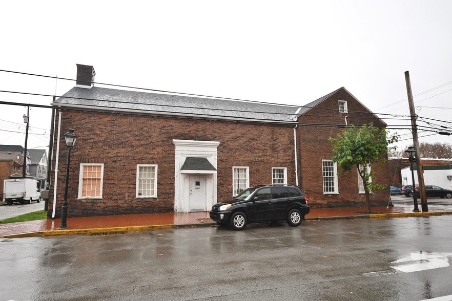 More Photos Of 303 14th St, Ambridge Freestanding For Lease