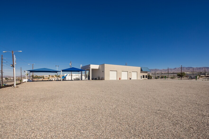 More Photos Of 921 Lake Havasu Ave N, Lake Havasu City Warehouse For Sale