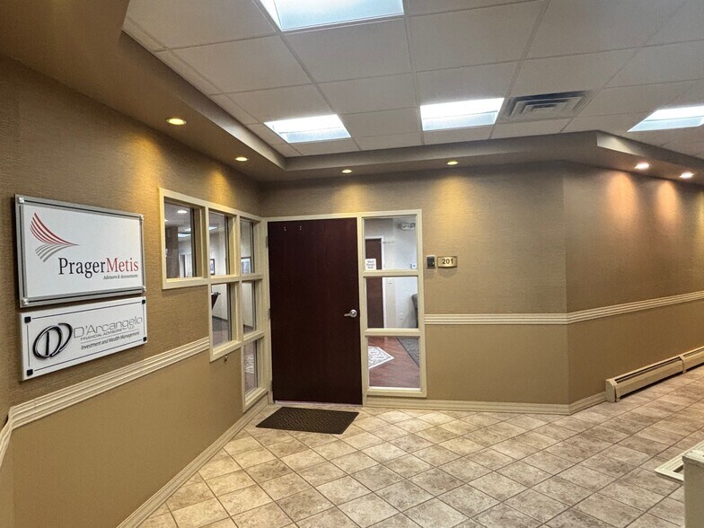 More Photos Of 510-514 Haight Ave, Poughkeepsie Office For Sale