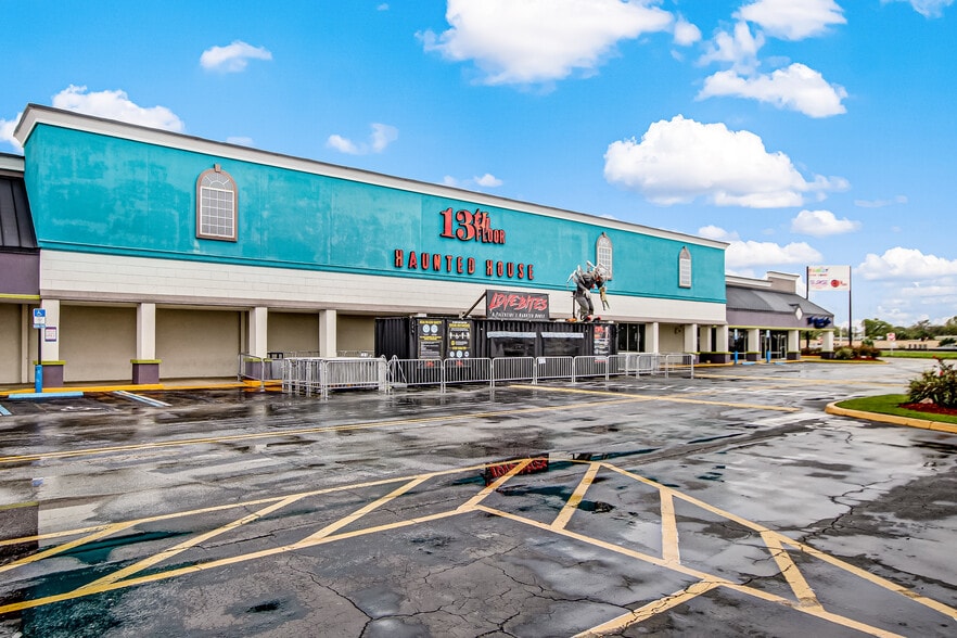 More Photos Of 9222-9398 Arlington Expy, Jacksonville Unknown For Lease