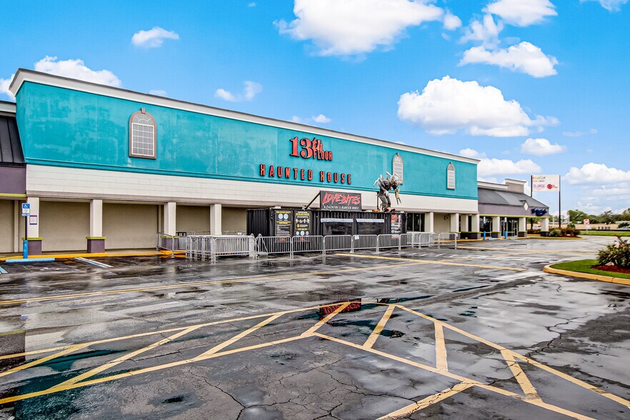 More Photos Of 9222-9398 Arlington Expy, Jacksonville Unknown For Lease