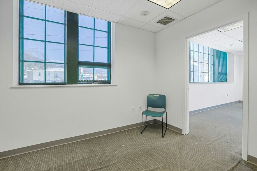 More Photos Of 31 W Broad St, Haverstraw Office For Lease