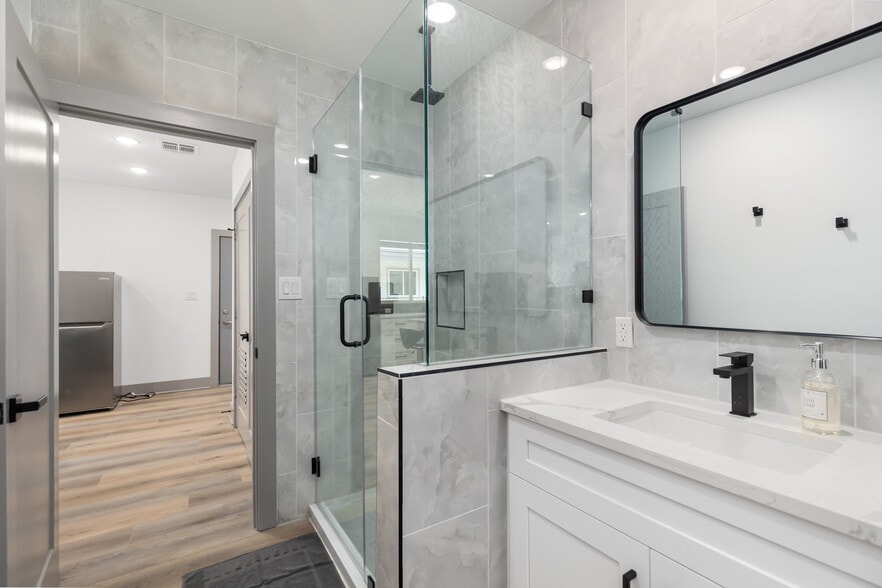 More Photos Of 2004 Binz St, Houston Apartments For Sale