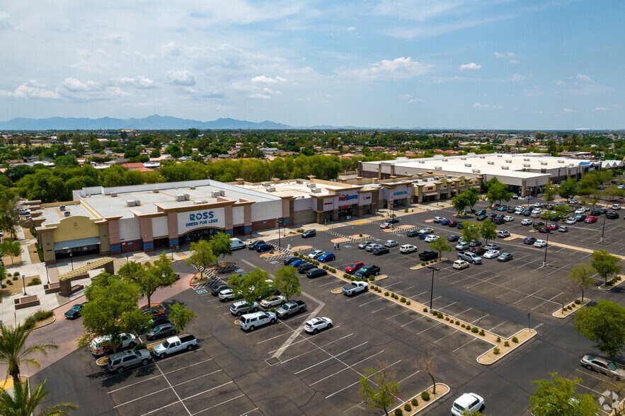 More Photos Of 5707 W Northern Ave, Glendale General Retail For Lease