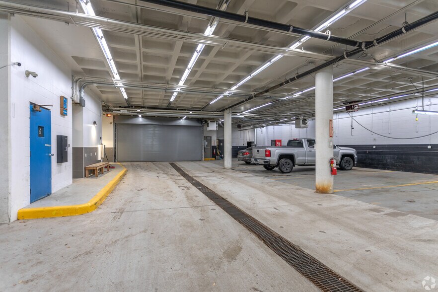 More Photos Of 409 S 9th St, Minneapolis Specialty For Sale