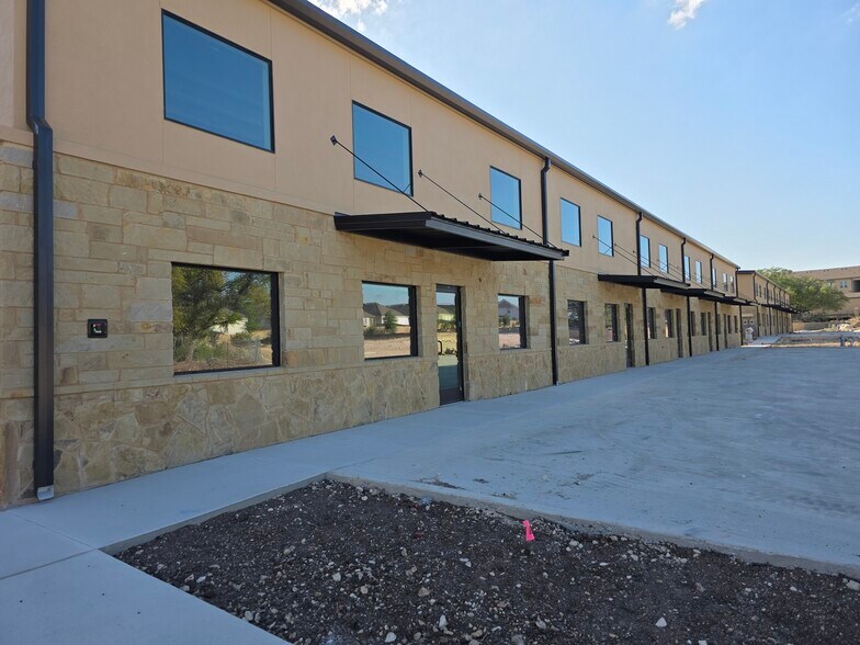More Photos Of 401 Chitalpa St, Leander Industrial For Lease