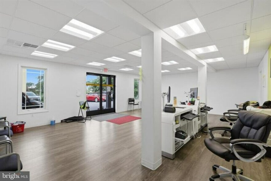 More Photos Of 23 S Colonial Dr, Hagerstown Office For Sale