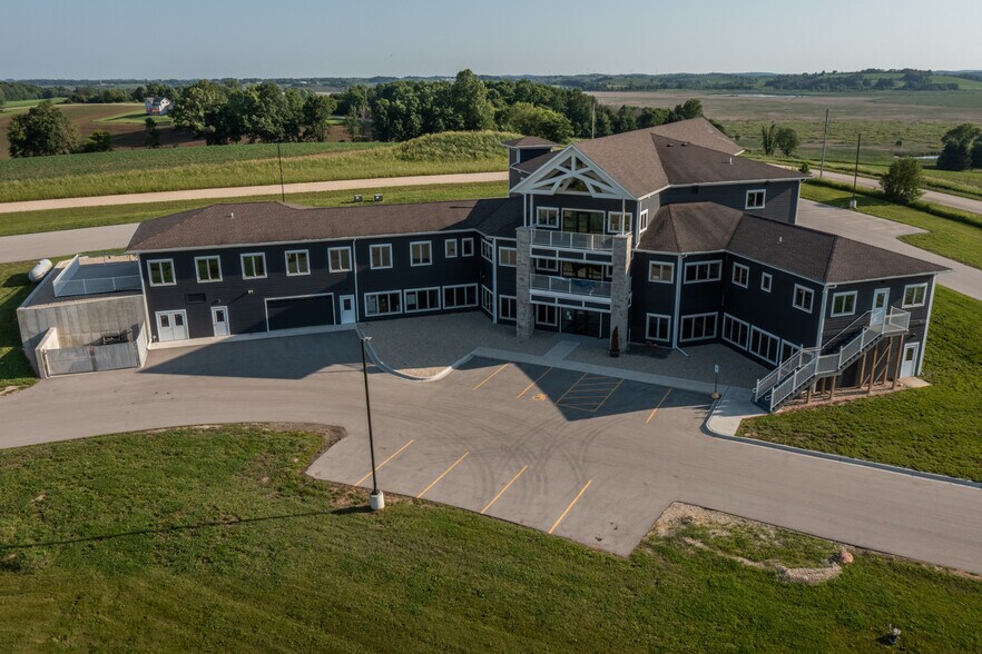 More Photos Of N9450 Mohawk Rd, Theresa Office For Sale