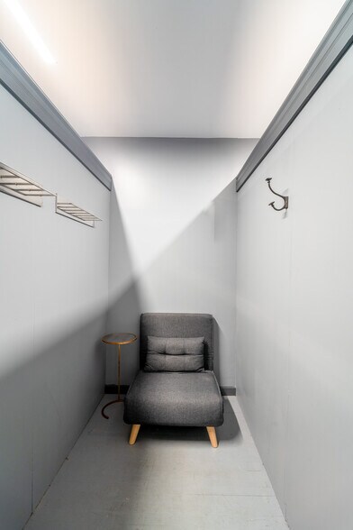 More Photos Of 46 Carmine St, New York Storefront Retail Residential For Sale