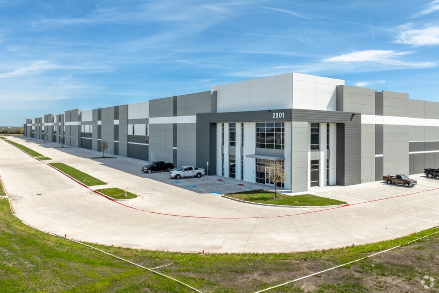 More Photos Of 2801 N State Highway 78, Wylie Warehouse For Lease