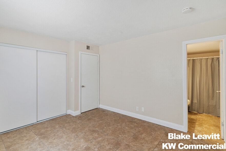 More Photos Of , Las Vegas Multifamily For Sale