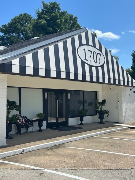 Primary Photo Of 1707 Commonwealth Ave, Richmond Freestanding For Lease