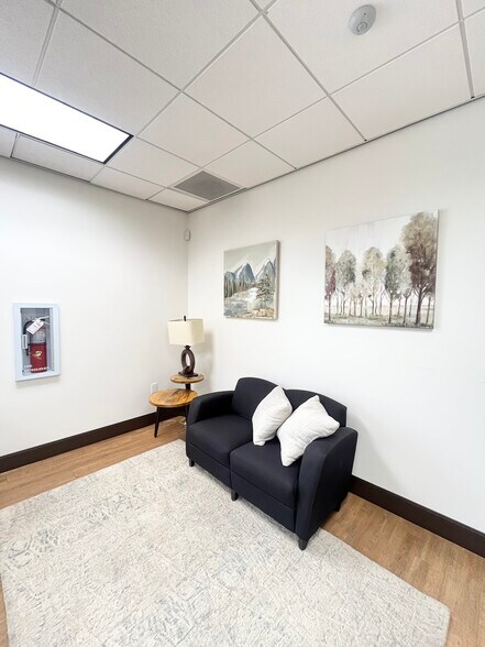 More Photos Of 1000 Colour Pl, Apopka Office For Lease