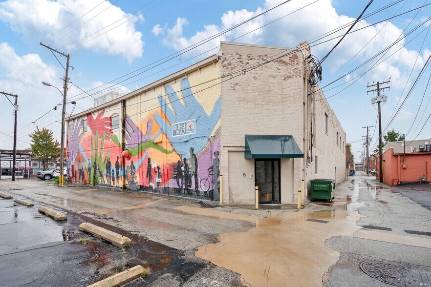 More Photos Of 210 W Walnut St, Kokomo Office For Sale
