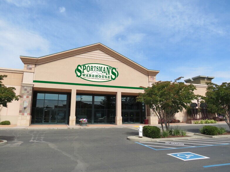 More Photos Of 1570-1650 Gateway Blvd, Fairfield Unknown For Lease