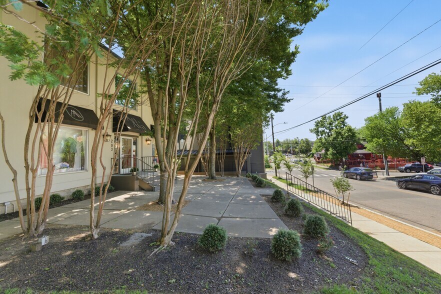 More Photos Of 203 N 11th St, Nashville Storefront Retail Office For Sale