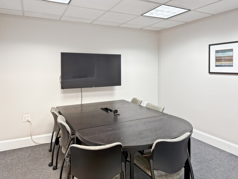 More Photos Of 264 S River Rd, Bedford Coworking Space