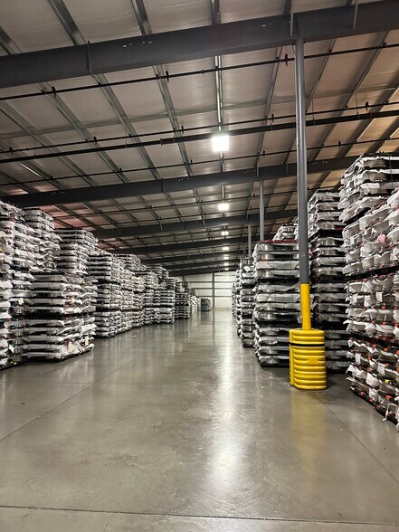 More Photos Of 8464 N 600 E, Hope Warehouse For Lease