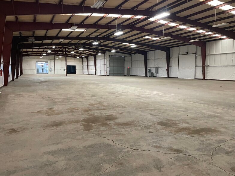 More Photos Of 3149 Lodge Rd, Huntsville Warehouse For Lease