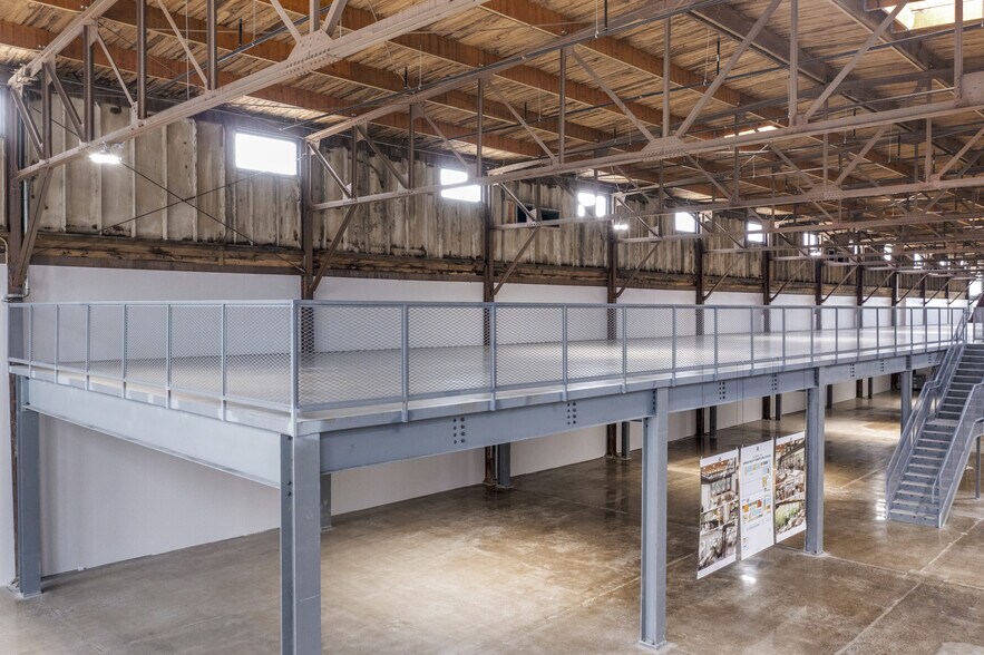 More Photos Of 1325 Quincy St NE, Minneapolis Loft Creative Space For Lease
