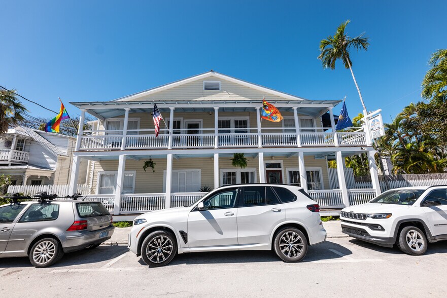 More Photos Of 412 Frances St, Key West Hotel For Sale
