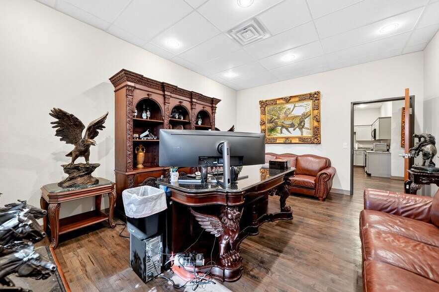 More Photos Of 4612 County Road 2200, Greenville Showroom For Sale
