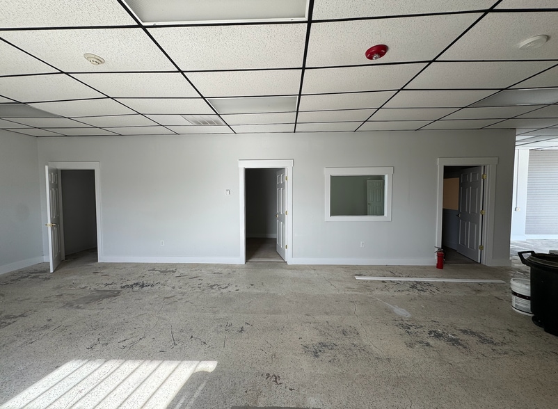 More Photos Of 70-72 Jayne Blvd, Port Jefferson Station Freestanding For Lease