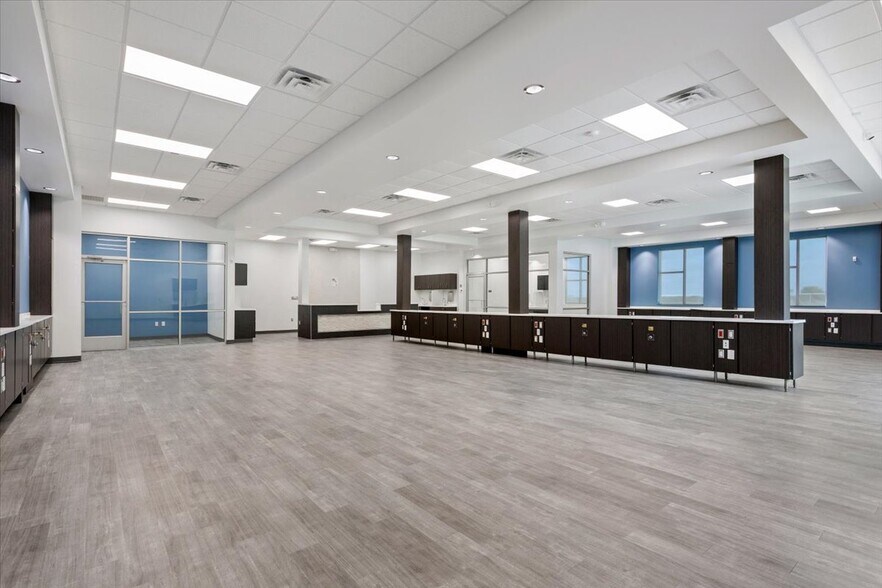 More Photos Of 901 McClintic Dr, Groesbeck Medical For Sale