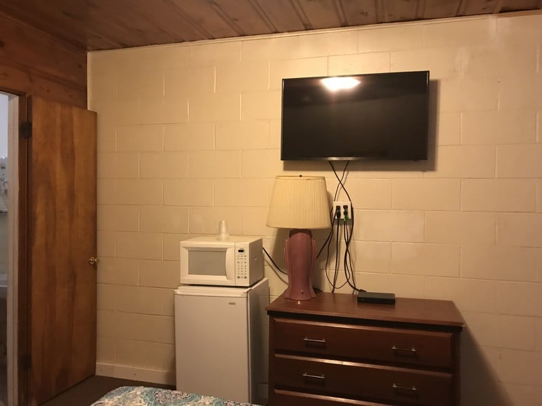 More Photos Of 1301 W Aultman St, Ely Hotel For Sale