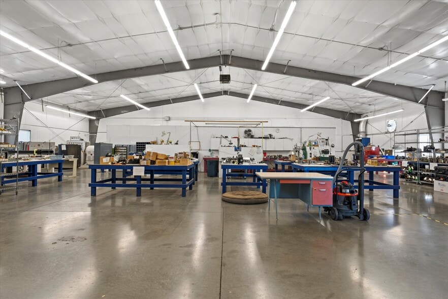 More Photos Of 720 E 3rd Ave, Moses Lake Manufacturing For Sale