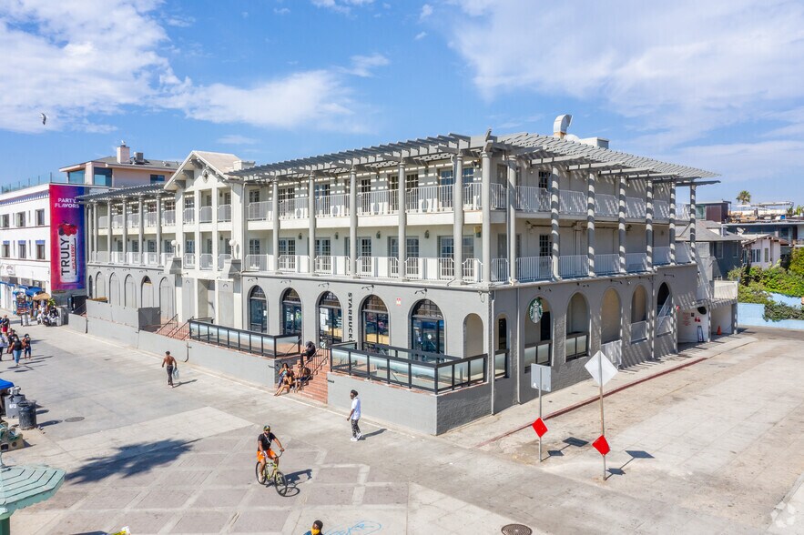 Primary Photo Of 909-913 Ocean Front Walk, Venice Office For Lease