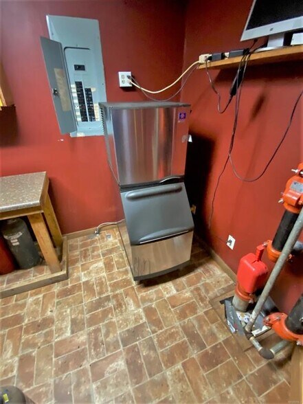 More Photos Of 27070 County Road 21, Red Level Bar For Sale