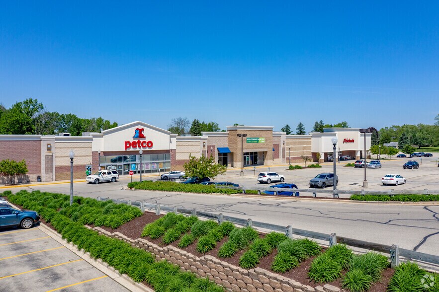 More Photos Of N96W19120-N96W19180 County Line Rd, Germantown Storefront For Lease