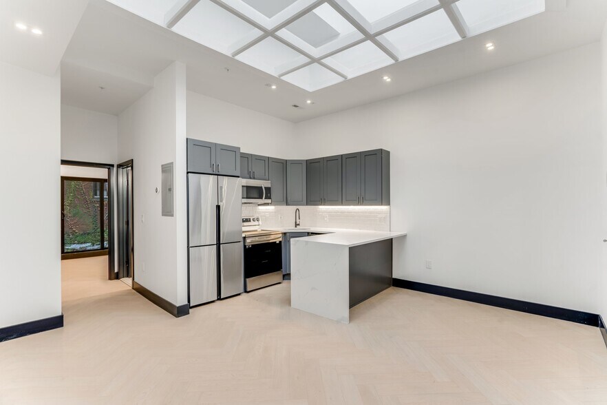 More Photos Of 643-645 N 15th St, Philadelphia Apartments For Sale