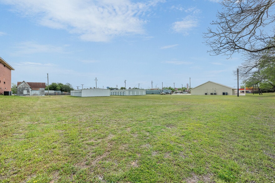 More Photos Of 1306 W Cameron Ave, Rockdale Religious Facility For Sale
