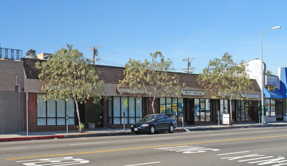 More Photos Of 2821-2835 S Robertson Blvd, Los Angeles Freestanding For Lease