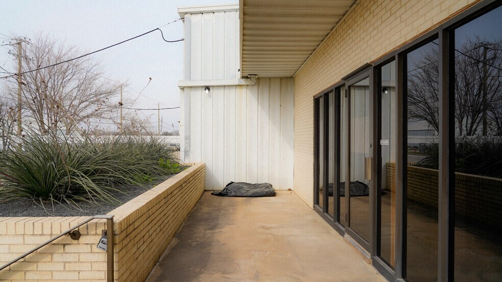 More Photos Of 3801 Cockrell Ave, Fort Worth Manufacturing For Lease