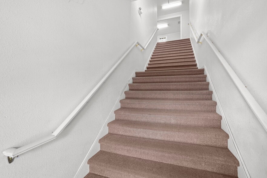 More Photos Of 411-413 Ferry St, Martinez Storefront Retail Office For Sale