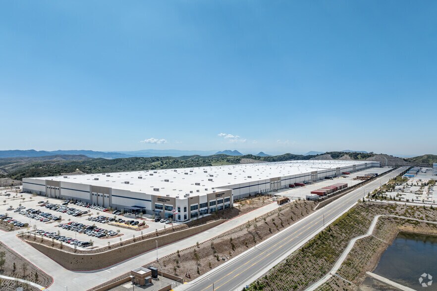 More Photos Of 36855 W Fourth St, Beaumont Warehouse For Lease