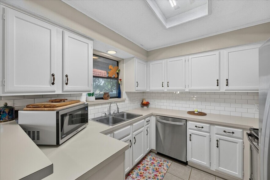 More Photos Of 210-212 Saint Marys Pl, Rockwall Apartments For Sale