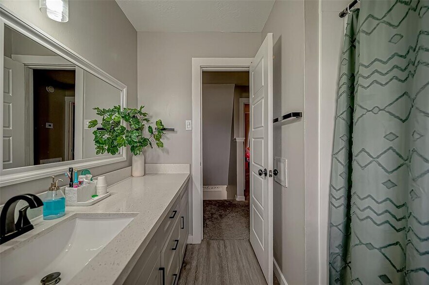 More Photos Of 1408 Edward Dr, South Houston Apartments For Sale