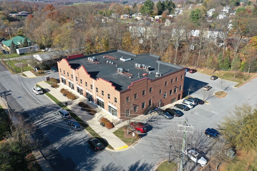More Photos Of 205 Center St, Mount Airy Medical For Lease