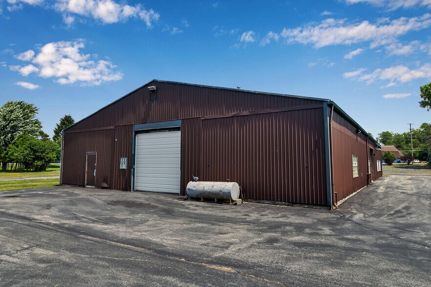 More Photos Of 7120 Seneca St, Elma Warehouse For Lease