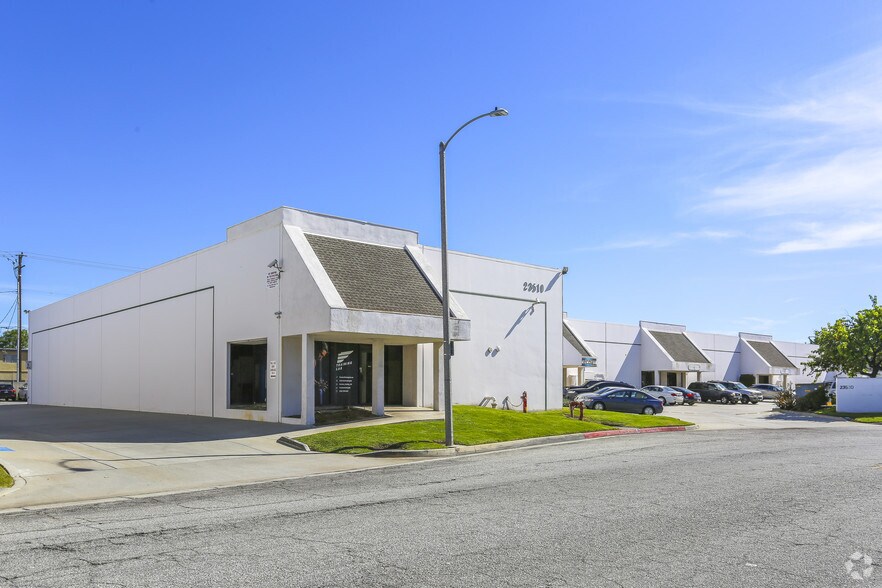 More Photos Of 23510 Telo Ave, Torrance Warehouse For Lease